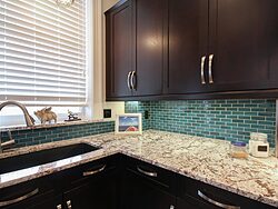 Contemporary Kitchen With Accent Wall - Kitchen Sink