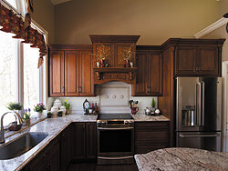 Traditional Kitchen With Center Island - Cabinet Design