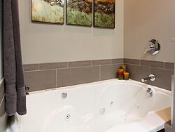 Contemporary Bathroom - Bath Tub