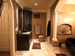Black Tub Bathroom - Warm Design