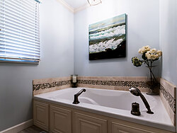 Cool Bath With Glass Shower - Bath Tub