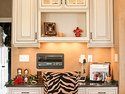 White Midwest Kitchen - Kitchen Cabinet Design